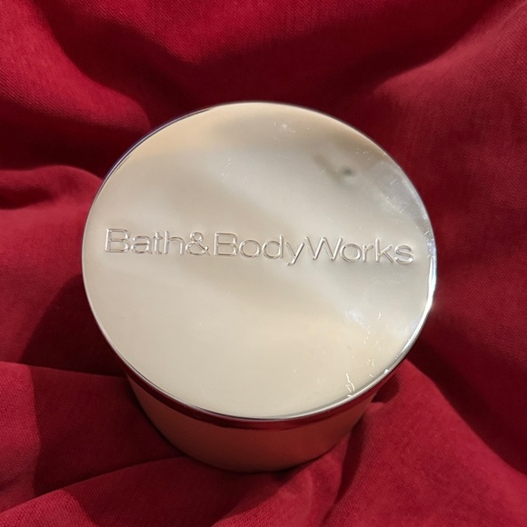 Bath & Body Works Gwen's Note Orange Candle - Picture 3 of 3